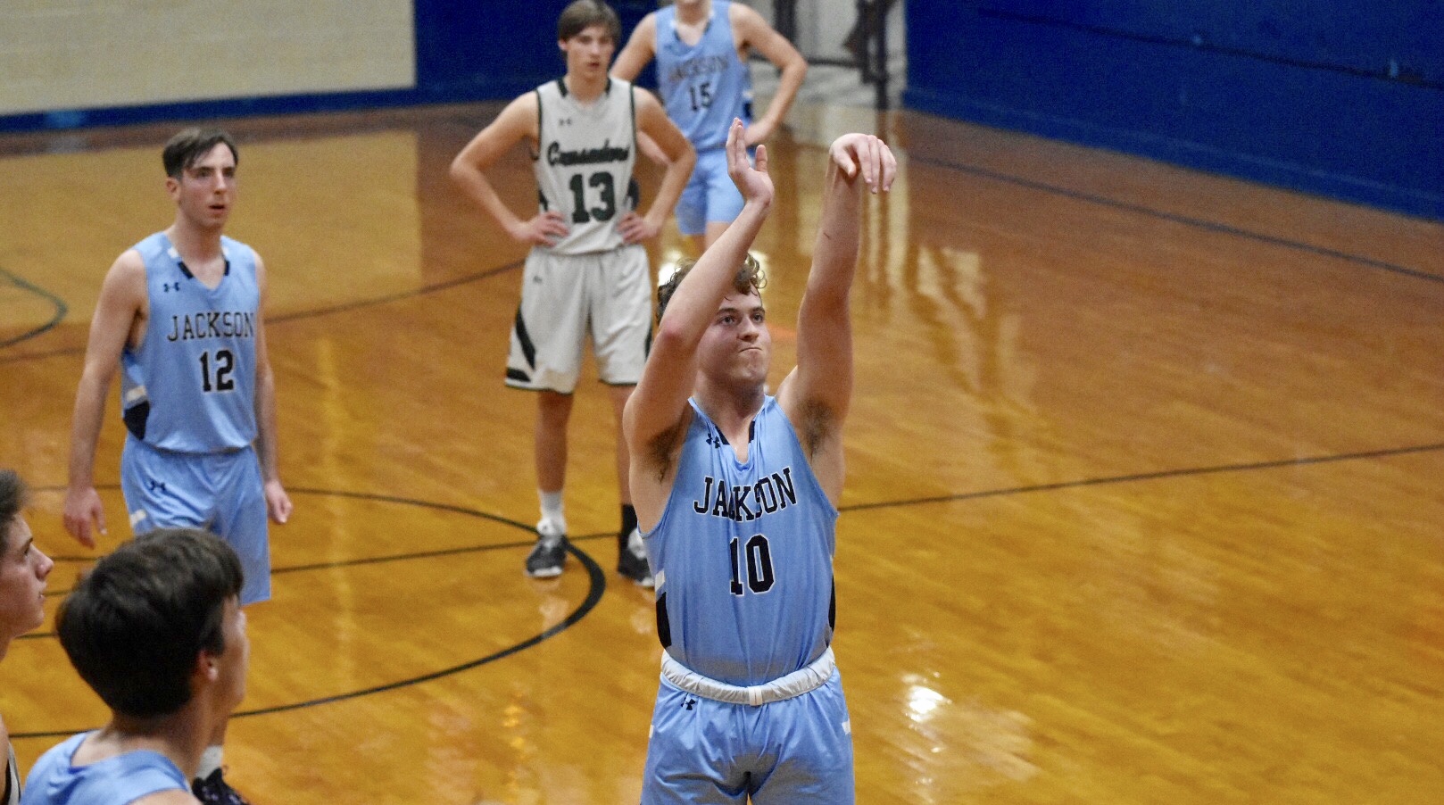 Raiders Win Third Straight